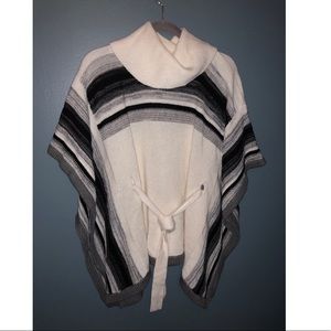 New York & Company white/grey/black poncho